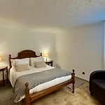 Gemini - Private Pool - 9 Guests -